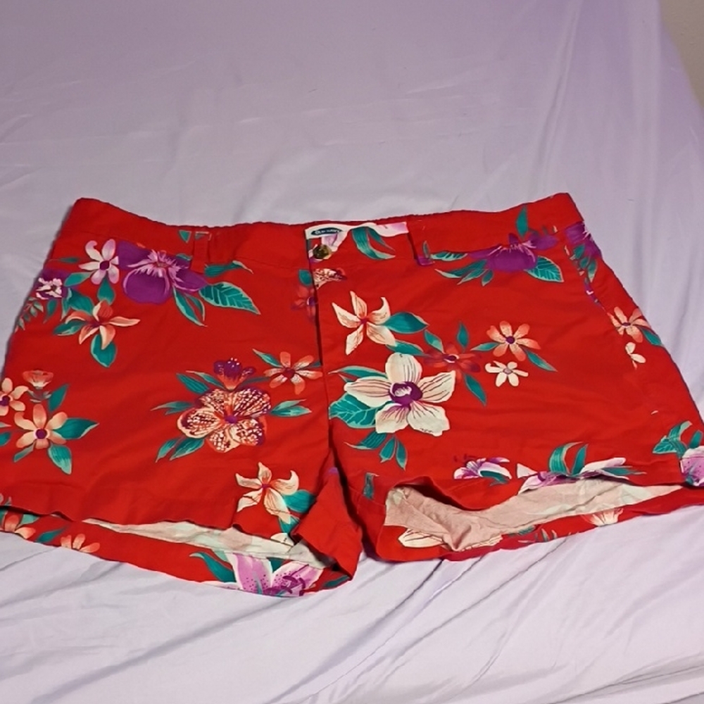 Old Navy Red Floral Women's Shorts